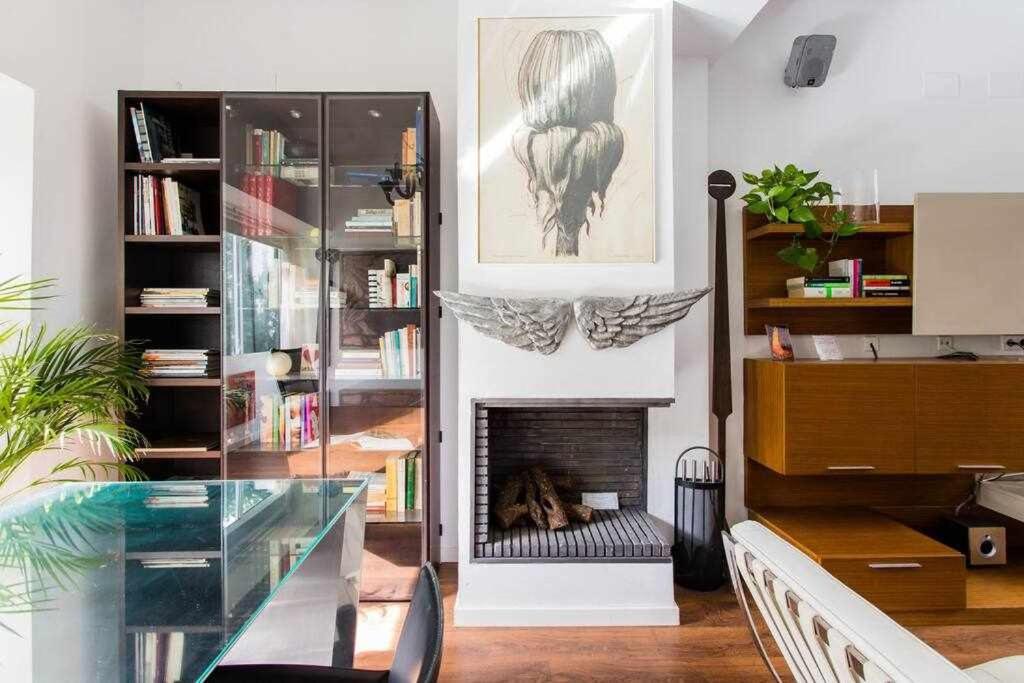 Lujoso Apartamento Con Patio En Triana Sevilla Exterior photo